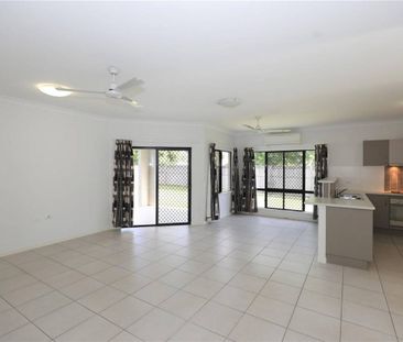 Beautiful Home for the Smaller Family - Large Patio - Side Access - Photo 3