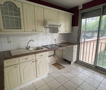 T3 de 63 m² - Bd Eugène Reguillon à Villeurbanne - Photo 2