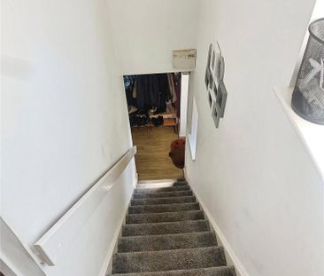 2 bedroom semi-detached house to rent - Photo 2