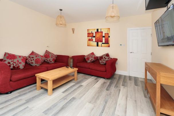 Burney Avenue, Surbiton, KT5 - Photo 1