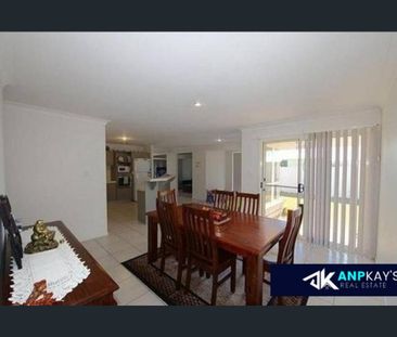 4 BEDROOM BRICK HOME!! - Photo 3