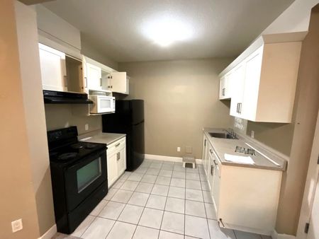 $2,000 / 2br – 867ft2 – Beautiful 2-bedroom, 1 bathroom basement for Rent (QK21) - Photo 5