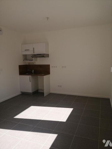 APPARTEMENT T2 - QUARTIER NORD ROUTE DE RENNES - SURFACE 47,80 M² - Photo 4