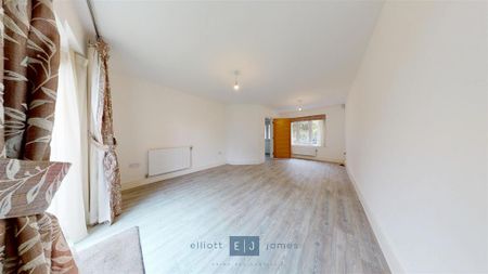 6 bedroom detached house to rent - Photo 2