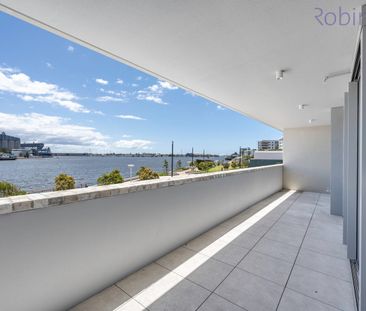 Luxuriously spacious two bedroom, two bathroom apartment in the Hun... - Photo 6