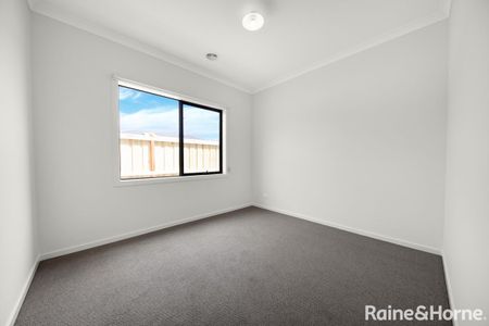 18 Safrano street, Tarneit, VIC 3029 - Photo 3