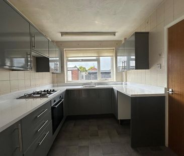 3 bedroom semi-detached house to rent - Photo 4