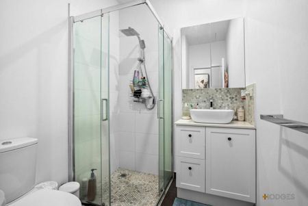 STEPS TO THE BEACH | FULLY FURNISHED | UTILITIES INCLUDED - Photo 5