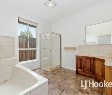 Neat Property In A Quiet Court! - Photo 3