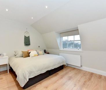 3 bedroom flat to rent - Photo 5