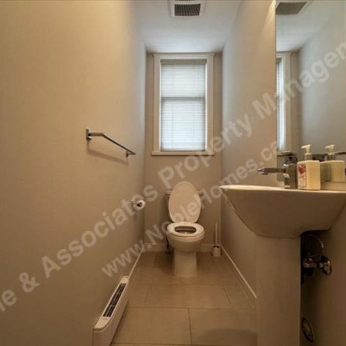 8XXX 164 Street 30 Surrey - Photo 1