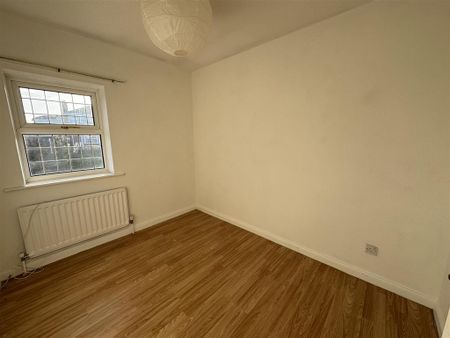 4 bedroom detached house to rent - Photo 4