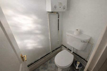 2 bedroom terraced house to rent - Photo 5