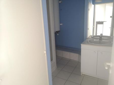 Location Appartement 2 pièces 45m² TOURS 37000 - Photo 4