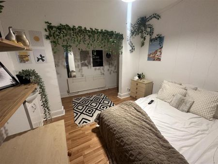 6 bedroom terraced house to rent - Photo 5