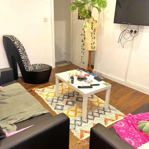 School View, Hyde Park, Leeds, LS6 - Photo 1