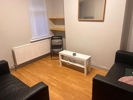 70 Edinburgh Street, Lisburn Road, Belfast, BT9 7DT - Photo 2