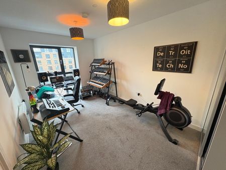 ErasmusDrive, DERBY - Photo 3