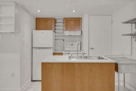 For Lease - 321 Palmerston Boulevard Unit# Coach House, Toronto, Ontario - Photo 3