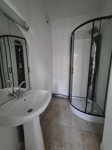 Location Appartement 2 pièces 54m² ST OMER 62500 - Photo 4