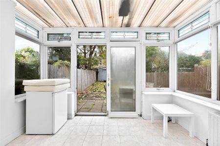 4 bedroom terraced house to rent - Photo 3