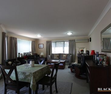 35 Unwin Avenue, Jerrabomberra NSW 2619 - House For Rent | Domain - Photo 3