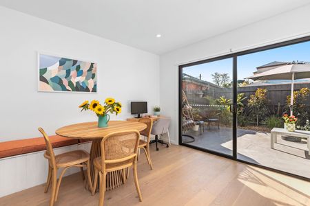 Register To Inspect // Stylish Two-Bedroom Townhouse in a Quiet West Footscray Pocket. - Photo 3