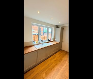3 Bed Terraced House, Beecham Road, RG30 - Photo 5