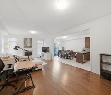 For Lease - 12 Fortis Crescent, Bradford West Gwillimbury, Ontario - Photo 5