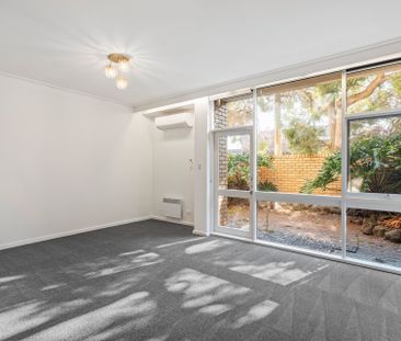 Two Bedroom Apartment with a Huge Outdoor Areas in a Quiet Street - Photo 6