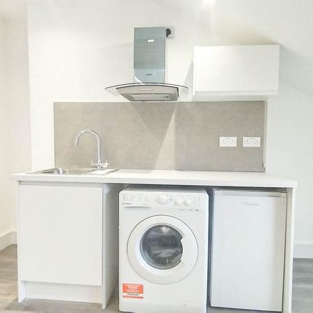 Studio to rent - Photo 3