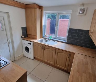 3 bedroom terraced house to rent - Photo 4