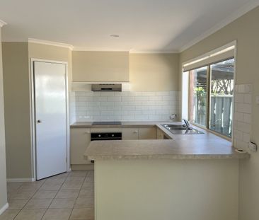 Delightful family home !! - Photo 1