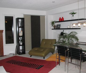 Beautiful Townhouse – Walking distance to CHEO & General Hos - Photo 3