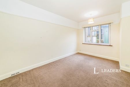 2 bedroom apartment to rent London Road, East Grinstead, RH19 - Photo 4