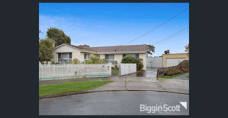 Spacious Family Living in a Great Keysborough Location – 2 Robin Court, Keysborough - Photo 5