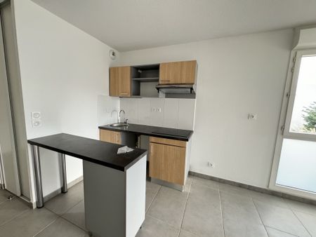 Location Appartement 3 pièces 65m² VILLENEUVE TOLOSANE 31270 - Photo 3