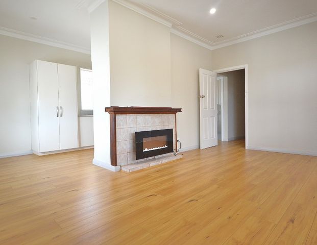 GREAT VALUE, RECENTLY RENOVATED 3x1 HOME! - Photo 1