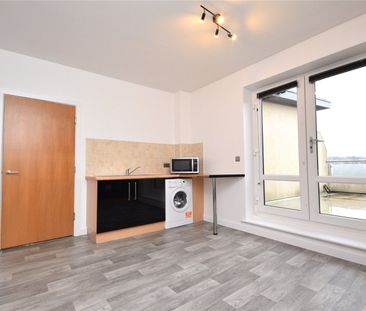 11, Tudor Way, Beeston, Leeds, West Yorkshire, LS11 8LR - Photo 5
