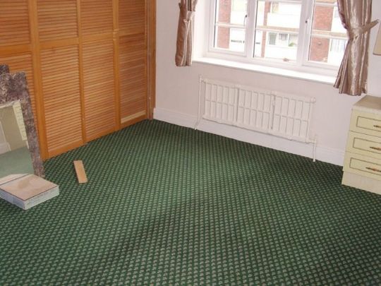 2 Bed - Windsor Court, Golders Green Road, Golders Green, Nw11 9pr - Photo 1