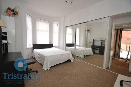 1 bedroom in a house share to rent - Photo 2