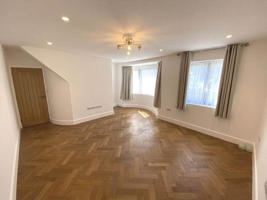 4 bedroom chalet to rent - Photo 1