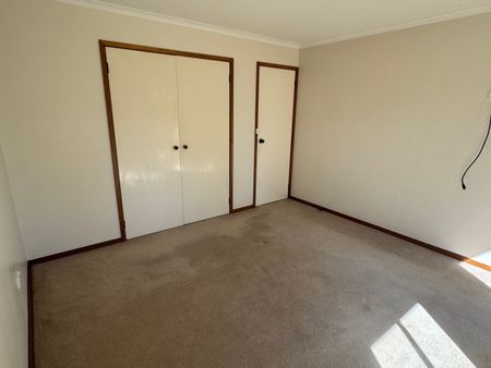 Charming 3 Bedroom Country Home - Photo 4