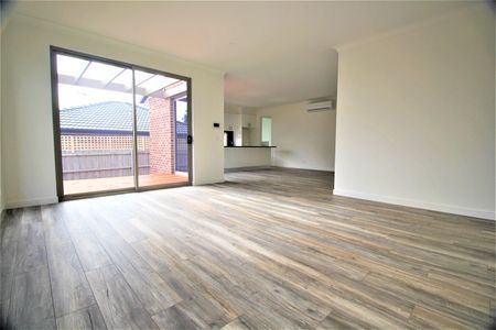 Stunning Four-Bedroom Townhouse in the Heart of Oakleigh East - Photo 2