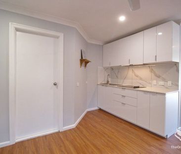 Quite and leafty One bedroom one study - Photo 6