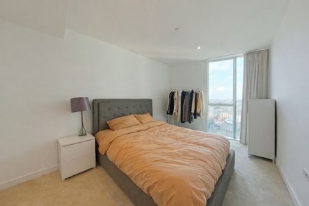 1 Bed Flat, Wandsworth Road, SW8 - Photo 3
