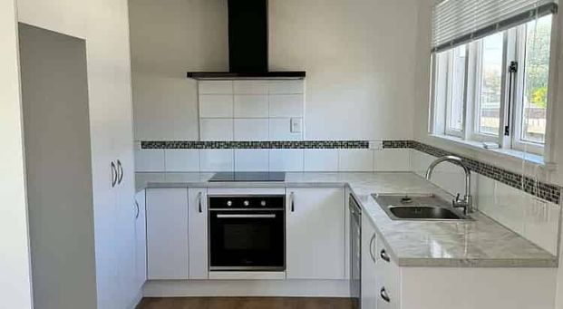 Charming 3 Bedroom Mairehau Home w/ Parking - Photo 1