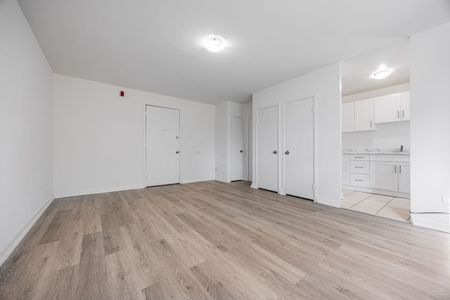 For Lease - 4 Hill Heights Road Unit# 304, Toronto, Ontario - Photo 2