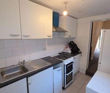 Field Road, London, E7 - Photo 5