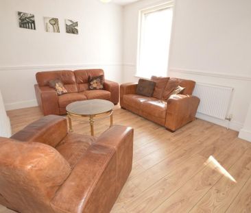 5 bedroom detached house to rent - Photo 4